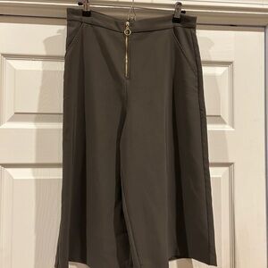 Elegant Women's S in Classic Black